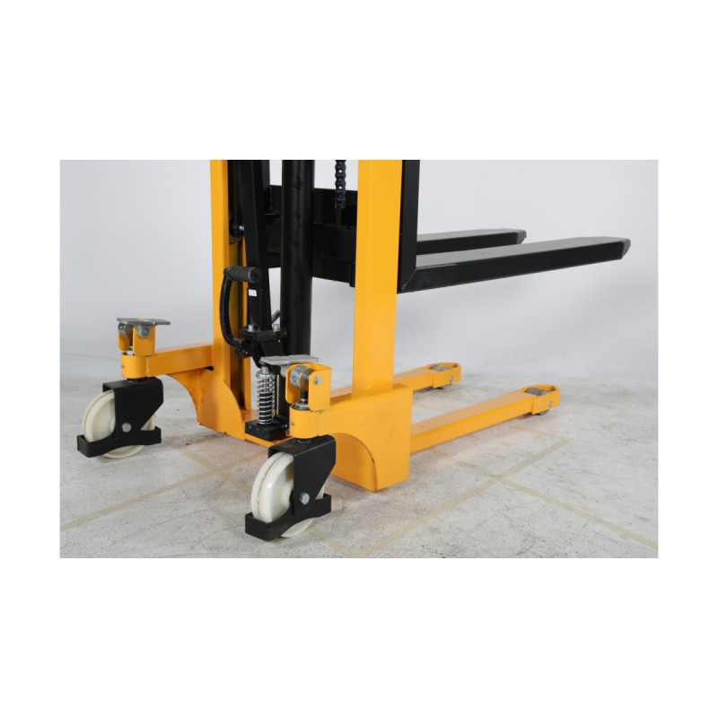 Hydraulic stacker truck with telescopic mast, lift 1600 mm