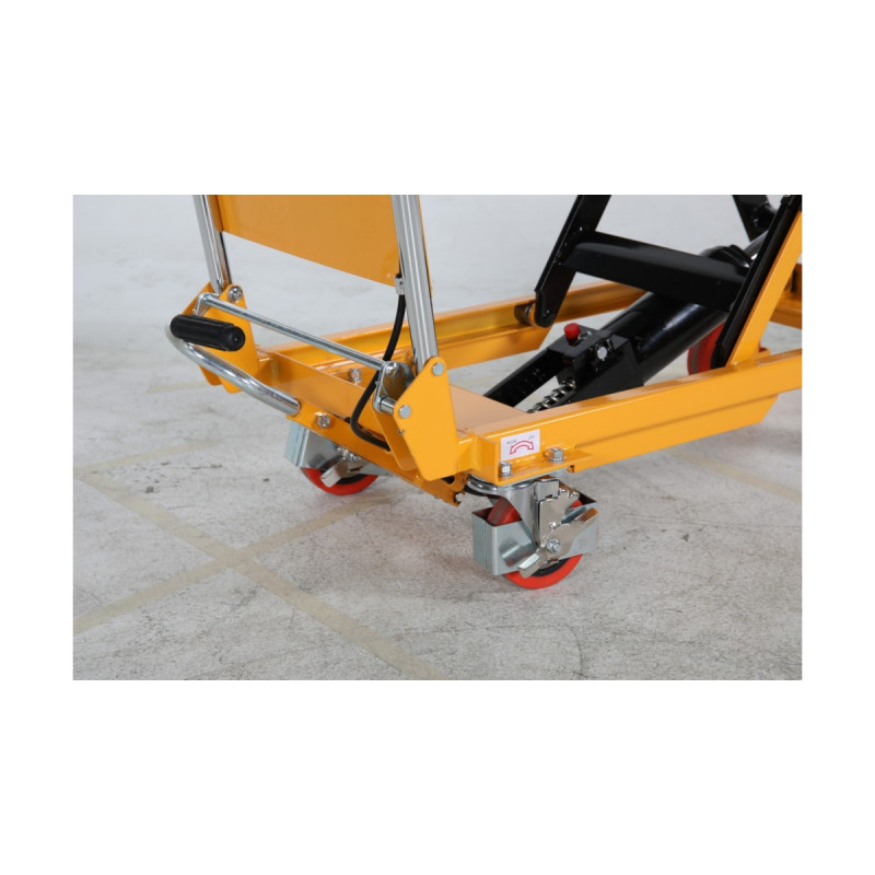 Lifting table with foot pump, capacity 150 kg