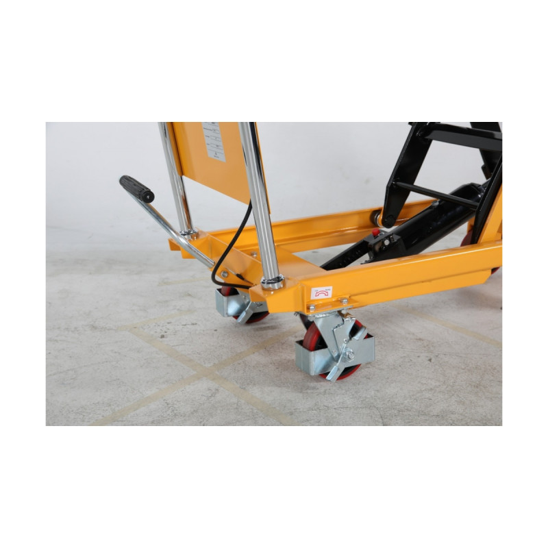 Lifting table with foot pump, capacity 500 kg