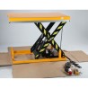 Electric lifting table, capacity 2000 kg