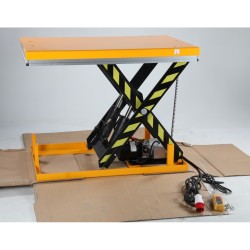 Electric lifting table, capacity 3000 kg