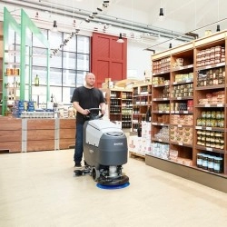 Grindų plovimo mašina Nilfisk SC401