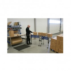 Conveyor table, 136 kg load capacity