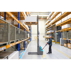 Ameise PSE 1.2 elektrinis padėklų krautuvas - dviejų pakopų teleskopinis stiebas 2900 mm, ličio jonų baterija