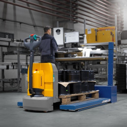 Jungheinrich AME 18 electric pallet truck, load capacity 1800 kg, fork length 800 mm