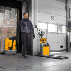 Jungheinrich AME 15 electric pallet truck, load capacity 1500 kg, fork length 800 mm