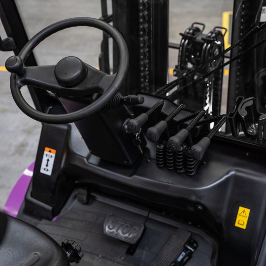 Electric forklift - CBH 2.5 | Mast 4800mm - ASS | AntOn by Jungheinrich