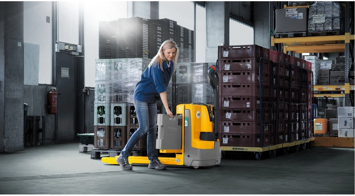 Battery technology for forklift trucks and industrial trucks